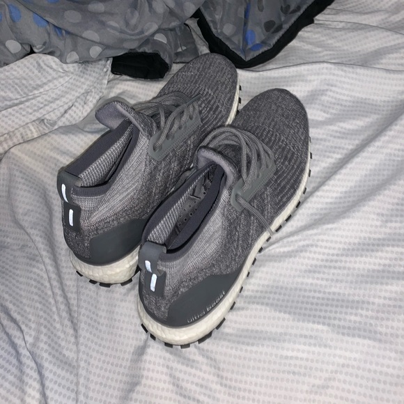 New high top ultaboost - Picture 3 of 5